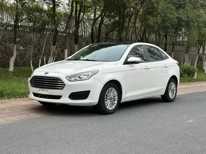 2019 Ford Escort 1.5L 122HP L3 6AT