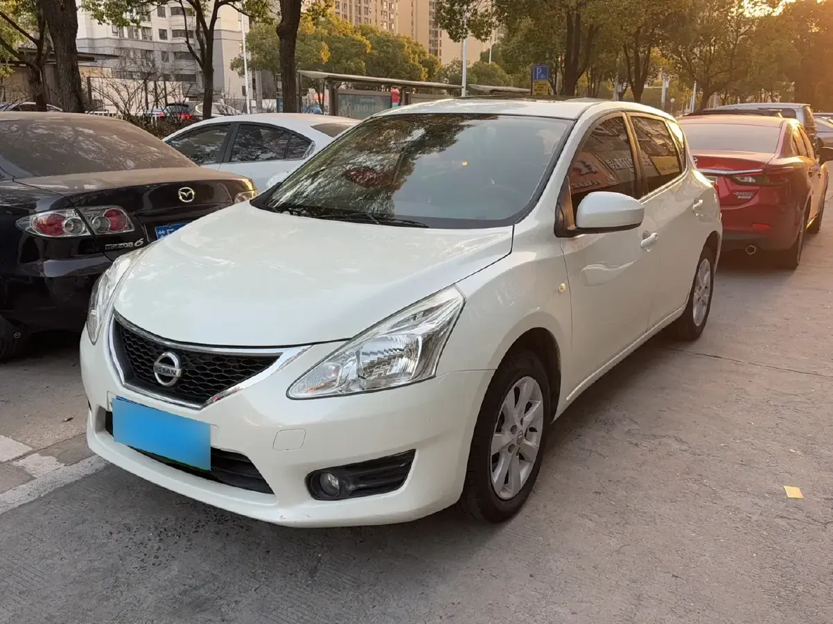 2014 Nissan Tiida 1.6L 126HP L4 CVT