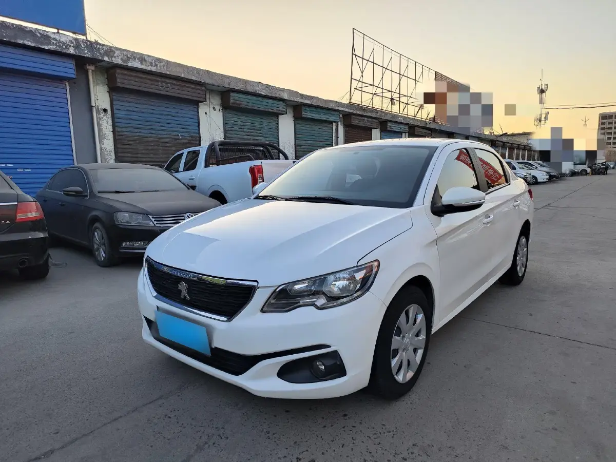 2017 Peugeot 301 1.6L 117HP L4 5MT