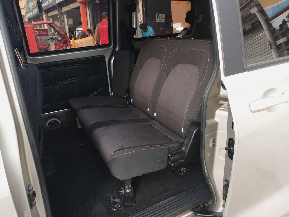 2022 DongFeng Fengon Fengon 380 1.5L 112HP L4 5MT,autocango,china used car exporter,china ev exporter,chinese used car exporter,chinese used ev exporter