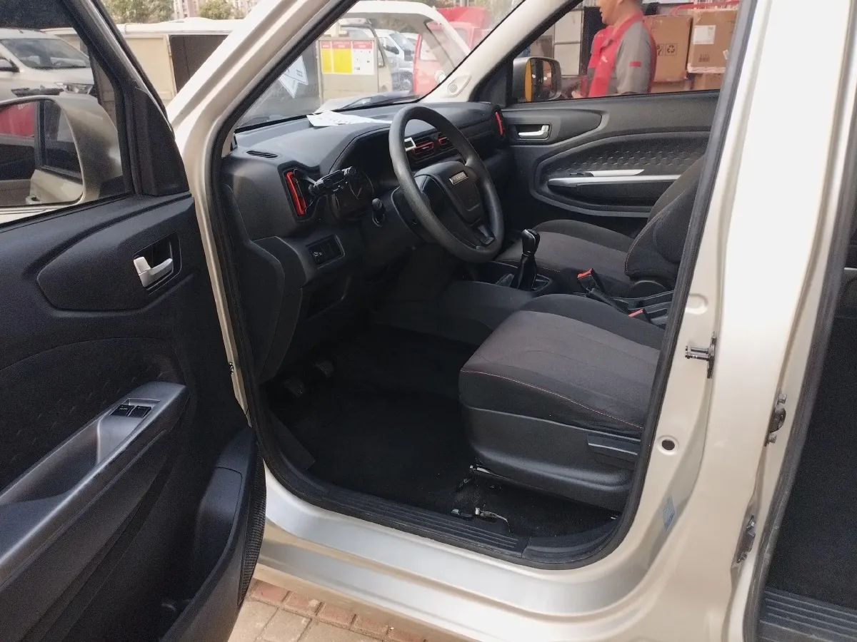 2022 DongFeng Fengon Fengon 380 1.5L 112HP L4 5MT,autocango,china used car exporter,china ev exporter,chinese used car exporter,chinese used ev exporter