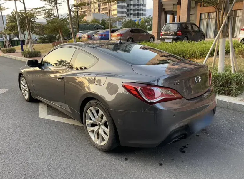 2012 Hyundai Rohens-Coupe 2.0T 260HP L4 8AT,autocango,china used car exporter,china ev exporter,chinese used car exporter,chinese used ev exporter