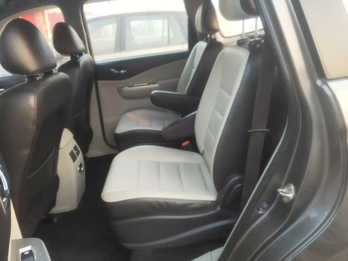 2016 DongFeng Forthing S500 1.5L 120HP L4 5MT,autocango,china used car exporter,china ev exporter,chinese used car exporter,chinese used ev exporter