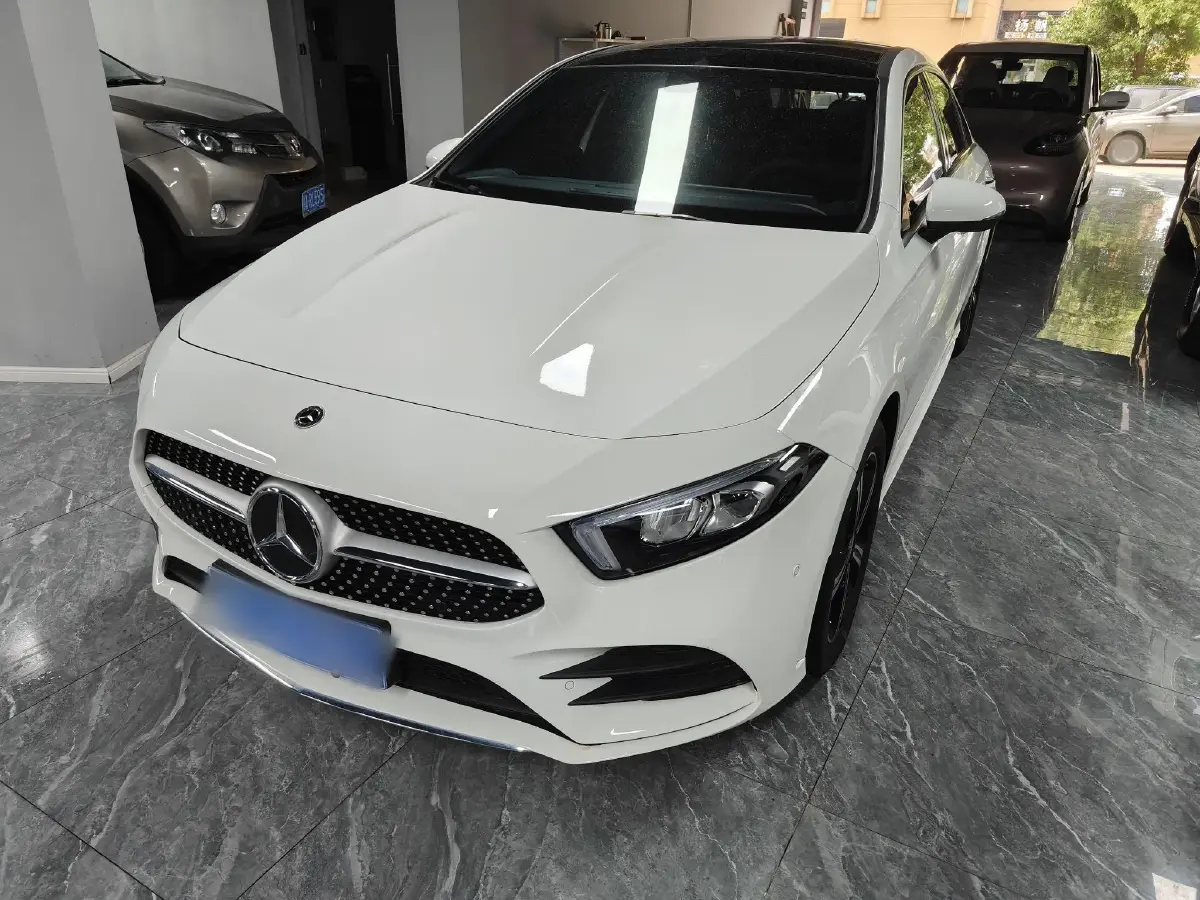 2022 Mercedes-Benz A Class 1.3T 163HP L4 7DCT