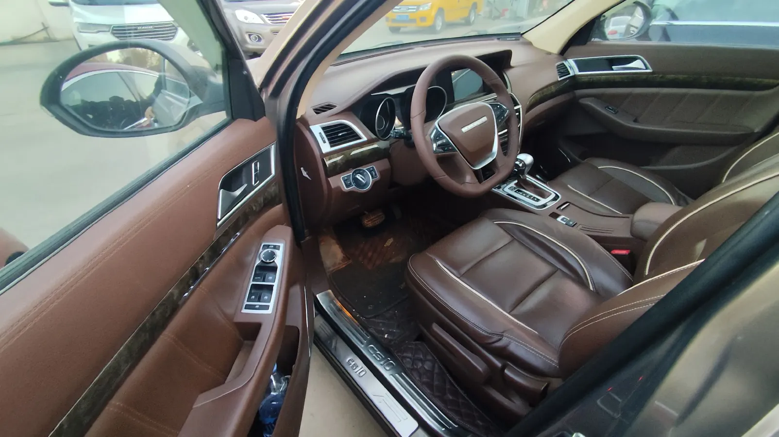 2017 Leopaard CS10 1.5T 150HP L4 CVT,autocango,china used car exporter,china ev exporter,chinese used car exporter,chinese used ev exporter