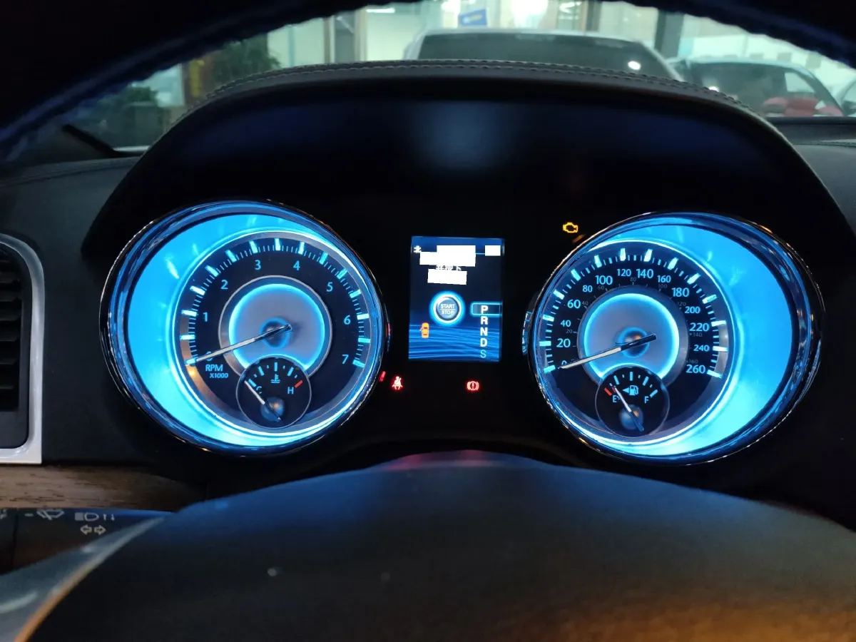 2014 Chrysler 300C 3.0L 234HP V6 8AT,autocango,china used car exporter,china ev exporter,chinese used car exporter,chinese used ev exporter