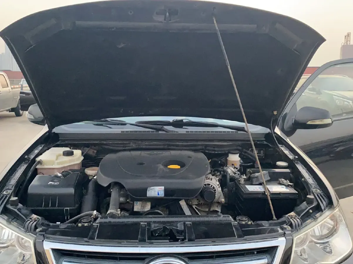 2012 Landwind X8 2.0T 122HP L4 5MT,autocango,china used car exporter,china ev exporter,chinese used car exporter,chinese used ev exporter