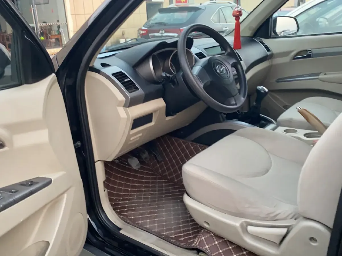 2012 Landwind X8 2.0T 122HP L4 5MT,autocango,china used car exporter,china ev exporter,chinese used car exporter,chinese used ev exporter
