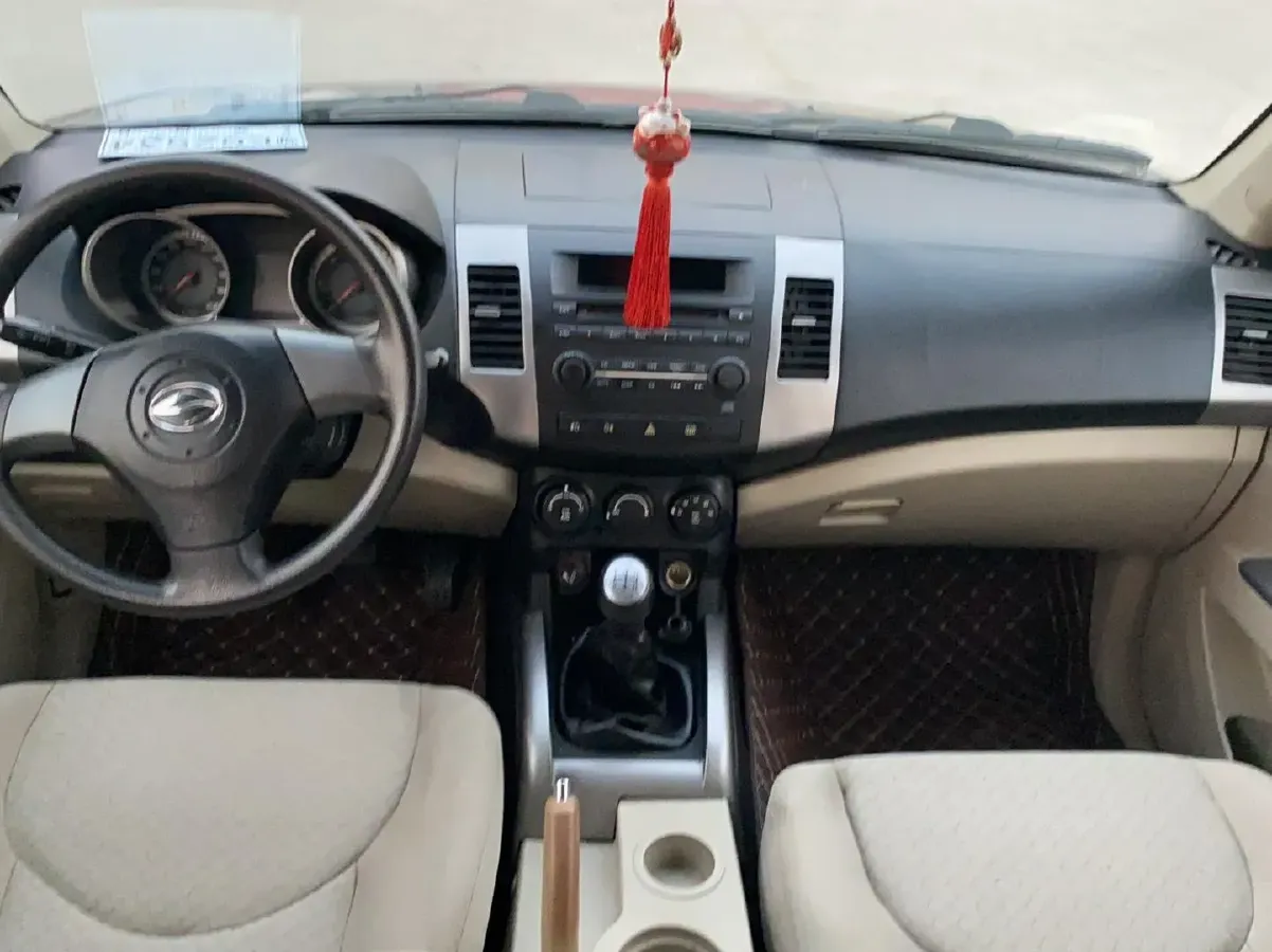 2012 Landwind X8 2.0T 122HP L4 5MT,autocango,china used car exporter,china ev exporter,chinese used car exporter,chinese used ev exporter