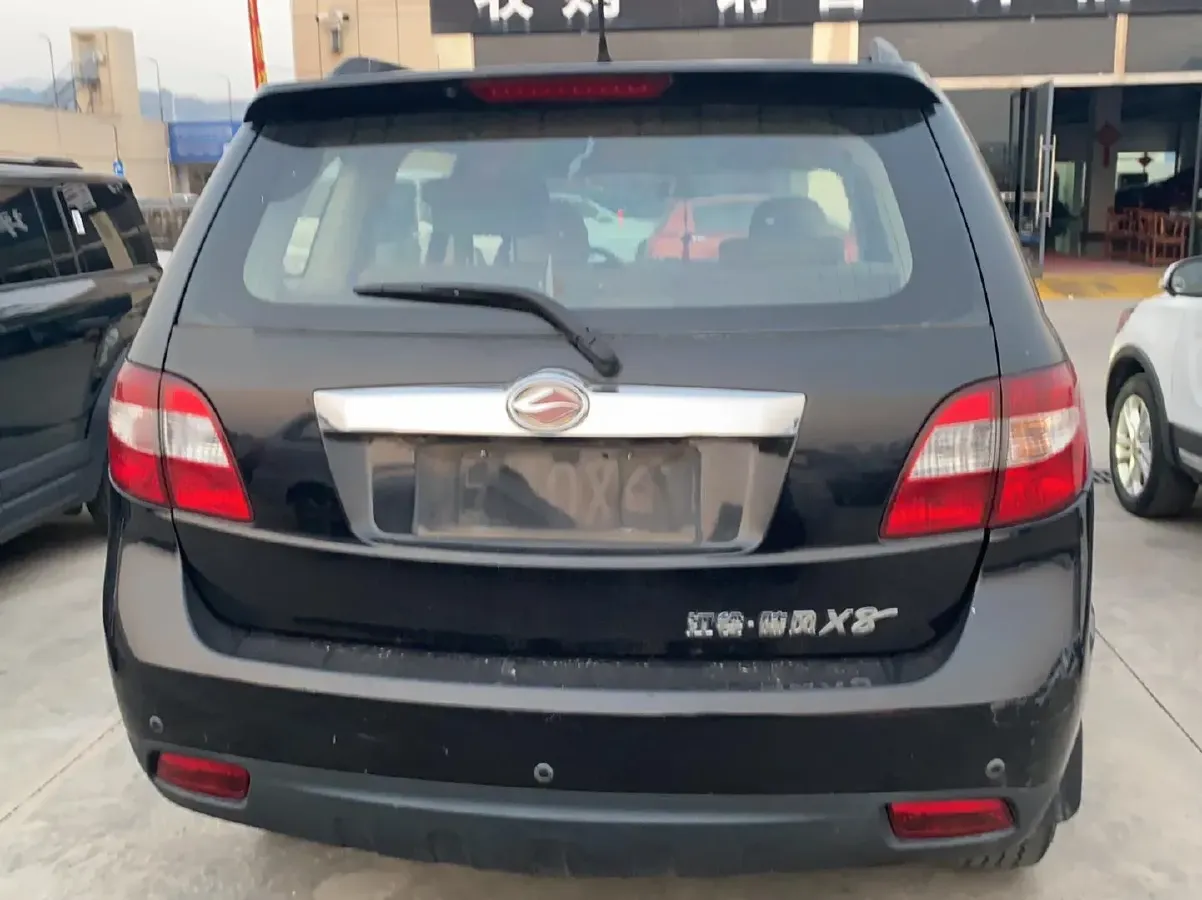 2012 Landwind X8 2.0T 122HP L4 5MT,autocango,china used car exporter,china ev exporter,chinese used car exporter,chinese used ev exporter