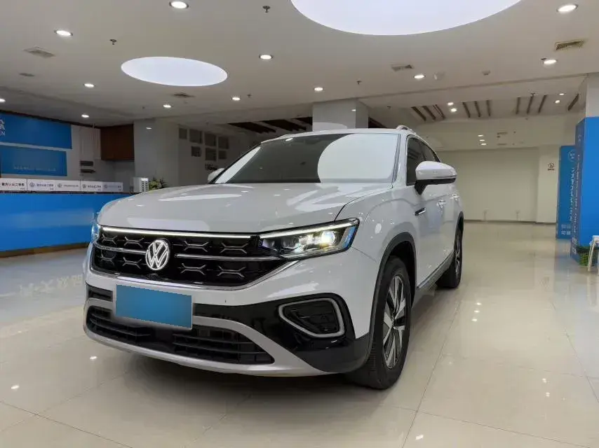 2023 Volkswagen Tayron 2.0T 186HP L4 7DCT