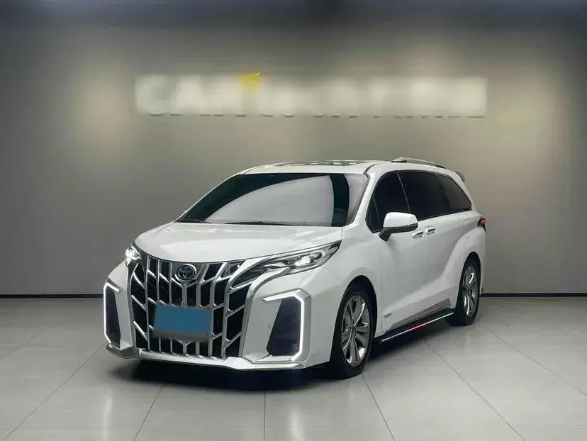 2023 Toyota Sienna 2.5L 189HP L4 E-CVT Hybrid