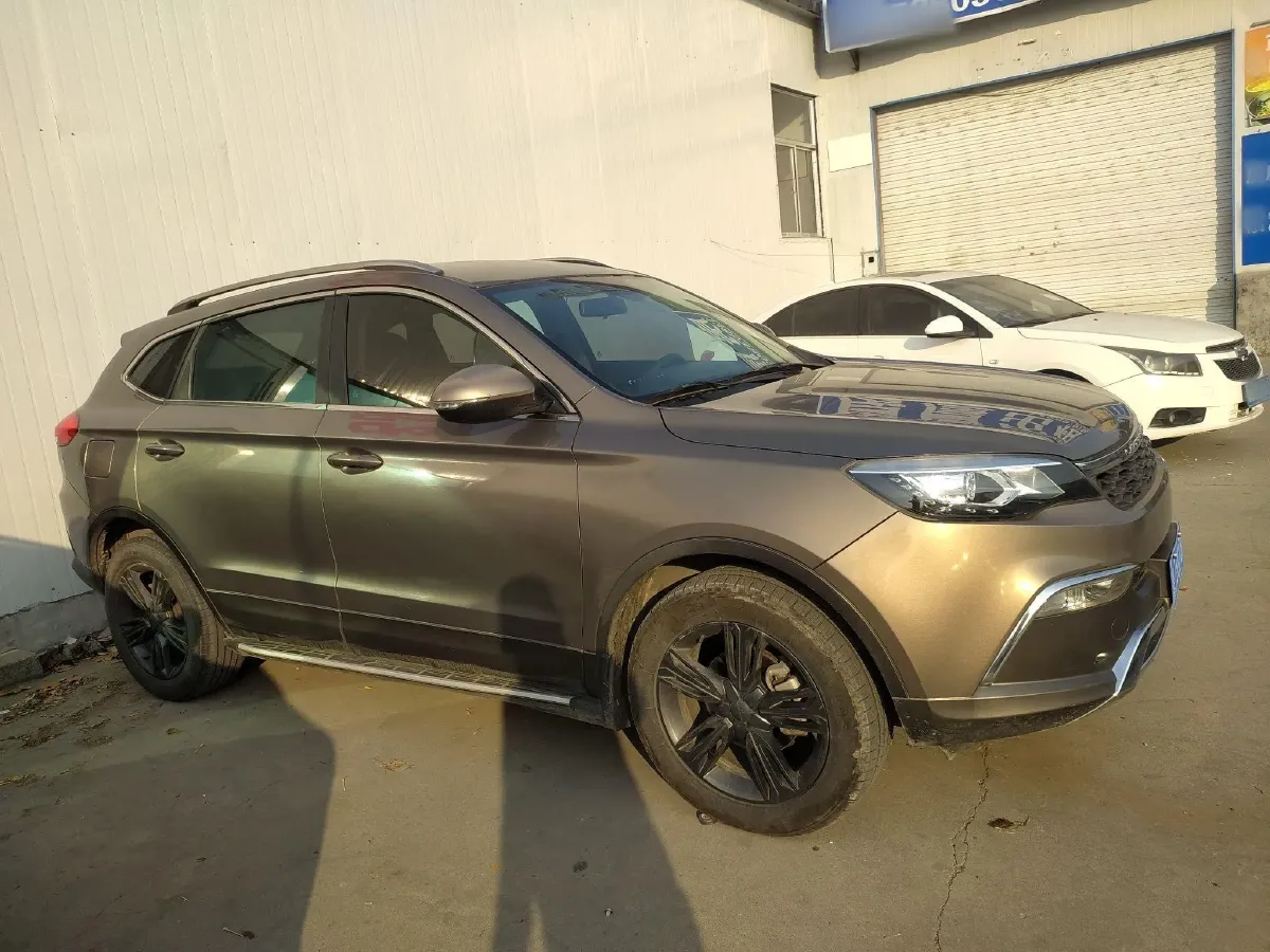 2017 Leopaard CS10 1.5T 150HP L4 5MT,autocango,china used car exporter,china ev exporter,chinese used car exporter,chinese used ev exporter