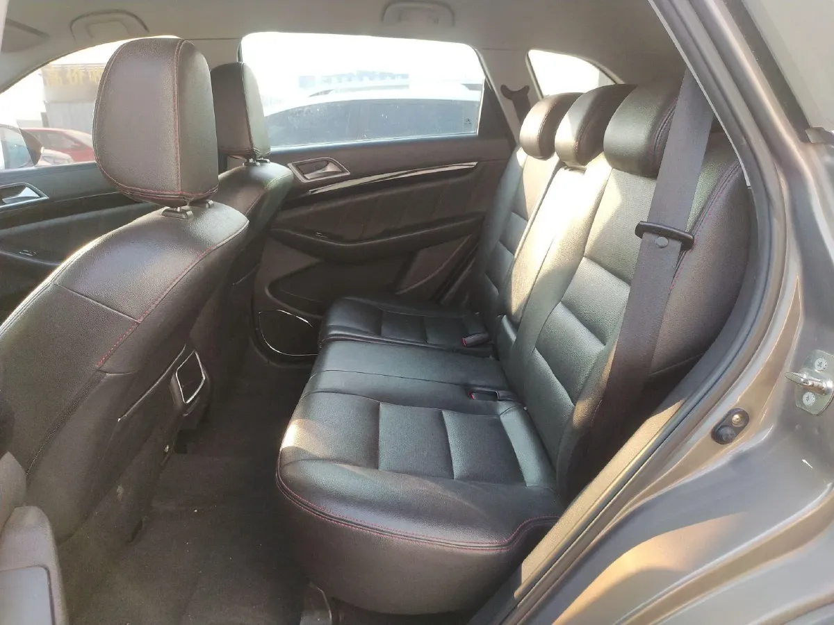 2017 Leopaard CS10 1.5T 150HP L4 5MT,autocango,china used car exporter,china ev exporter,chinese used car exporter,chinese used ev exporter