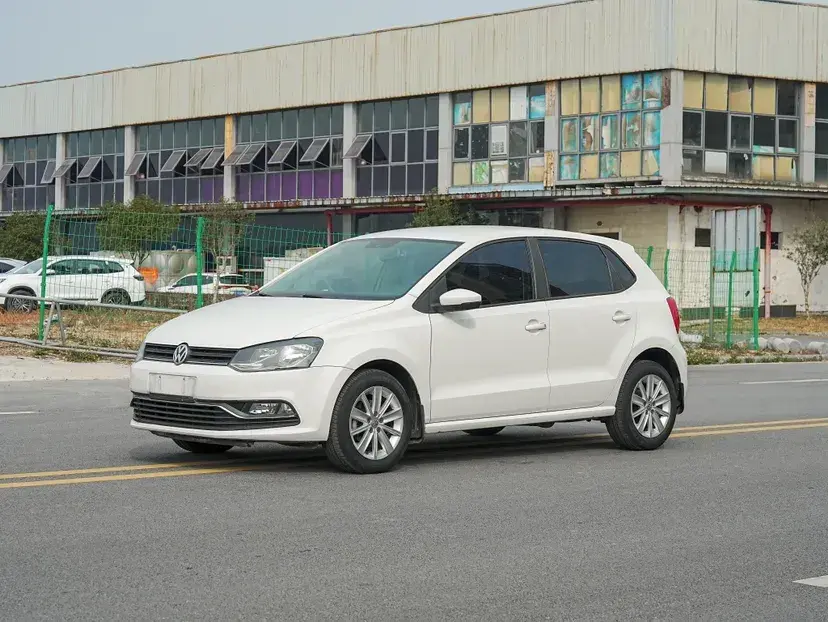 2014 Volkswagen Polo 1.6L 110HP L4 6AT