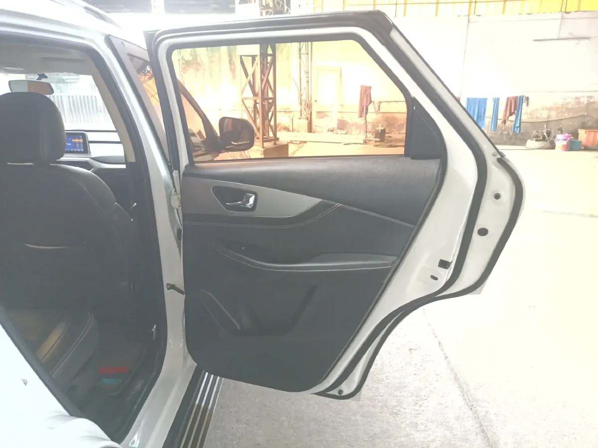 2019 DongFeng Fengon Fengon S560 1.8L 139HP L4 CVT,autocango,china used car exporter,china ev exporter,chinese used car exporter,chinese used ev exporter