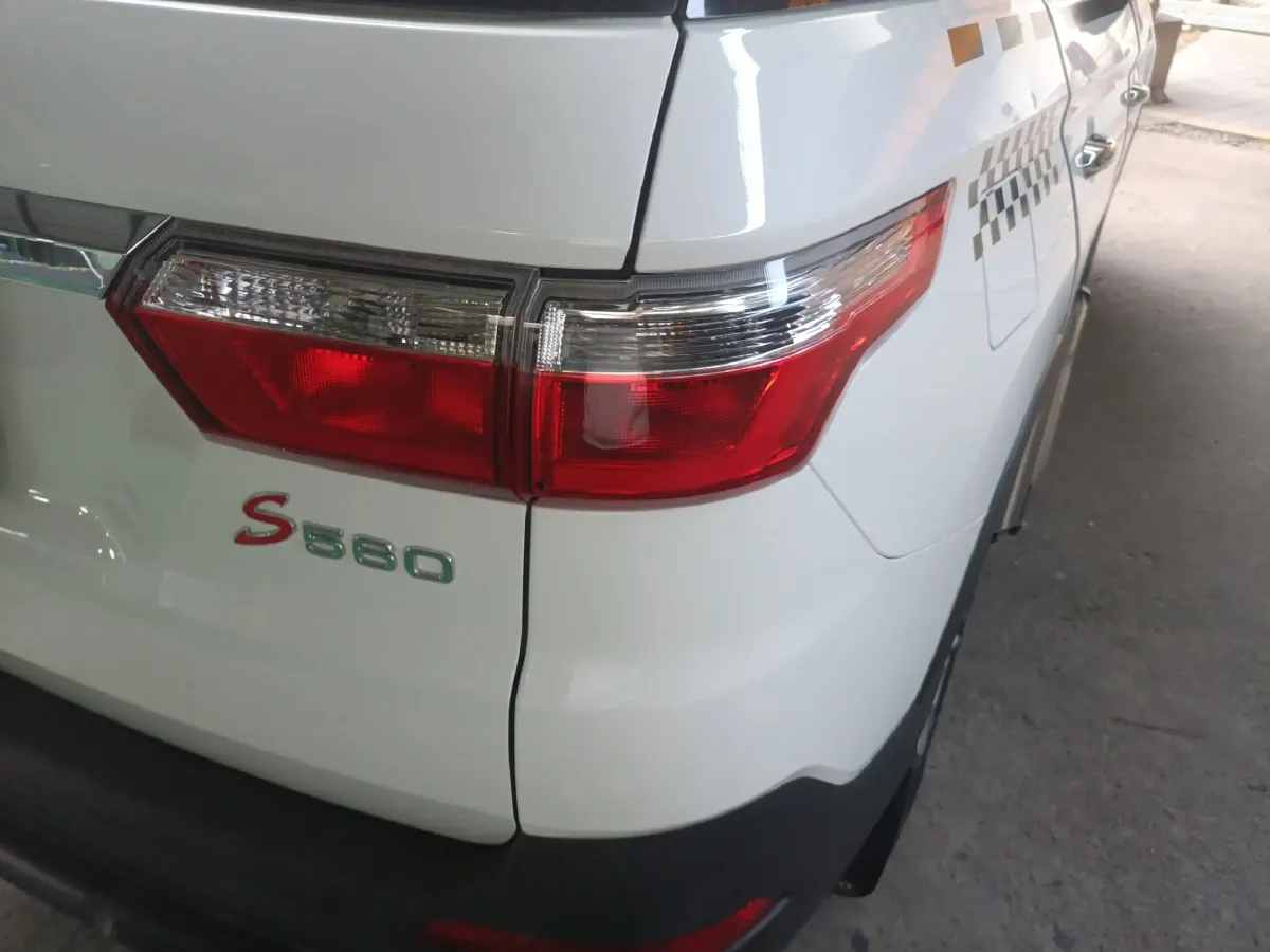2019 DongFeng Fengon Fengon S560 1.8L 139HP L4 CVT,autocango,china used car exporter,china ev exporter,chinese used car exporter,chinese used ev exporter