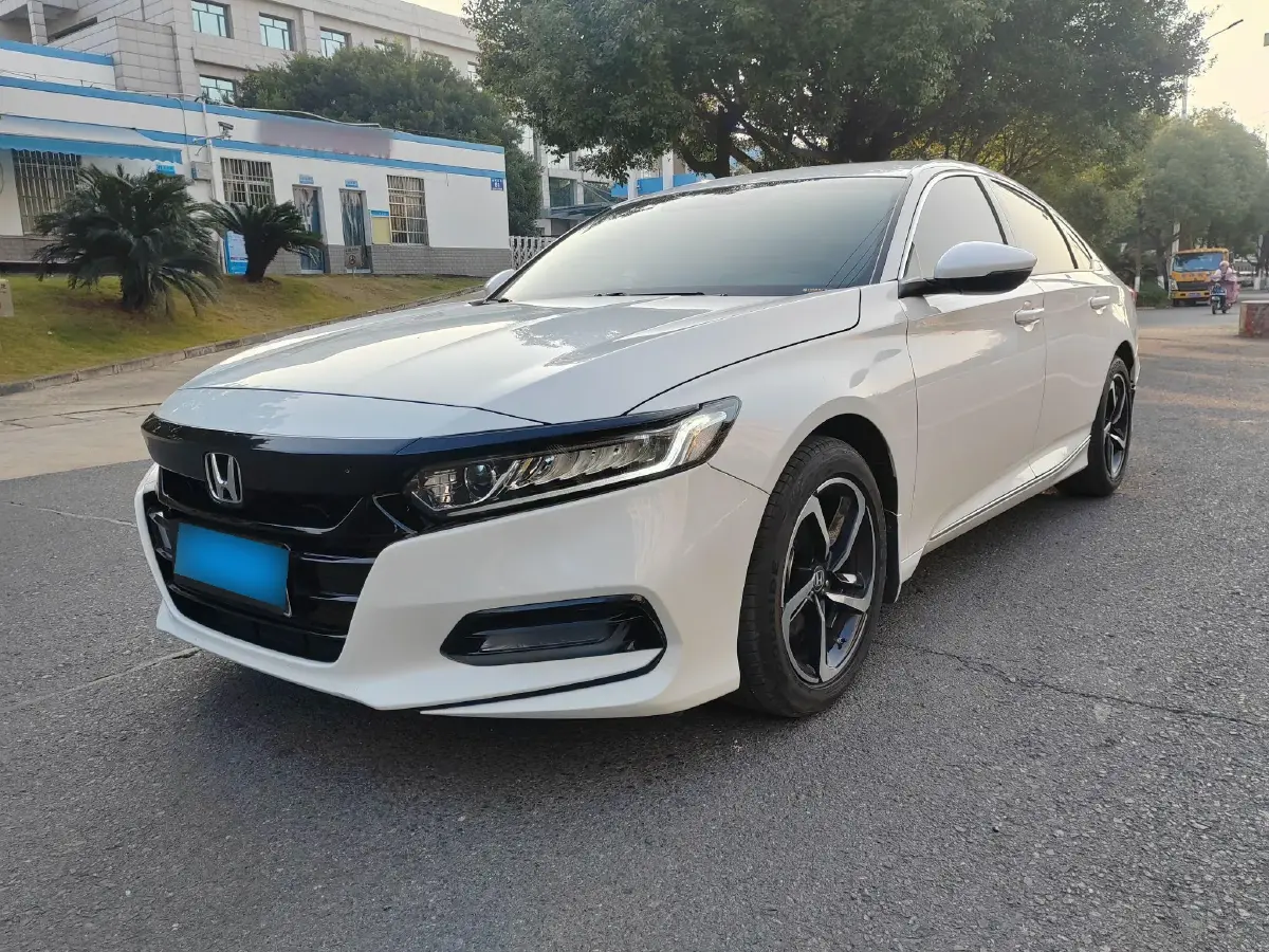 2018 Honda Accord 1.5T 194HP L4 CVT