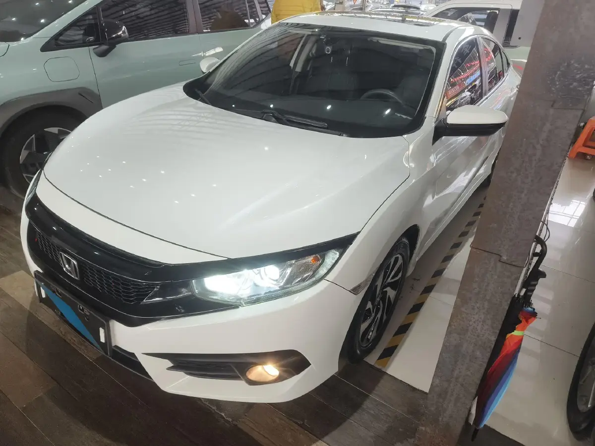 2016 Honda Civic 1.5T 177HP L4 CVT