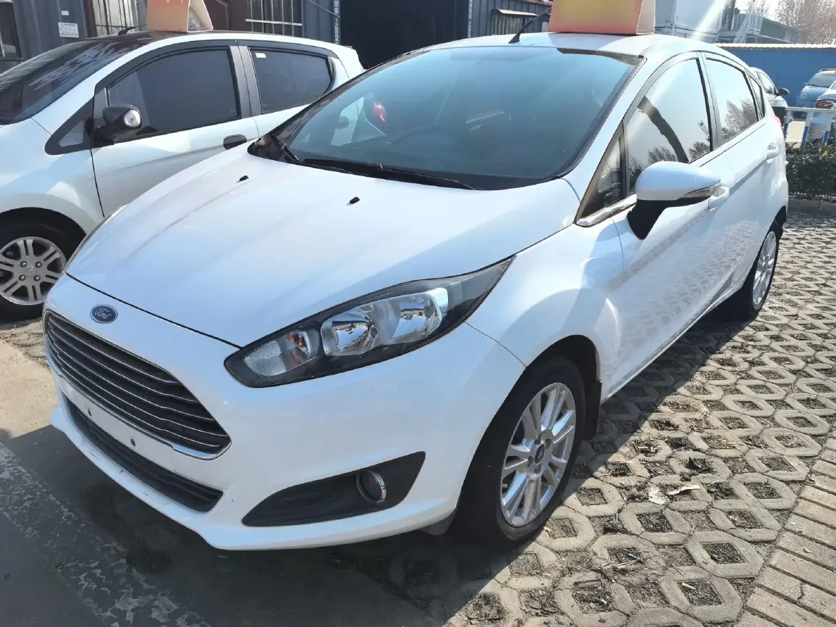 2013 Ford Fiesta 1.5L 110HP L4 6DCT