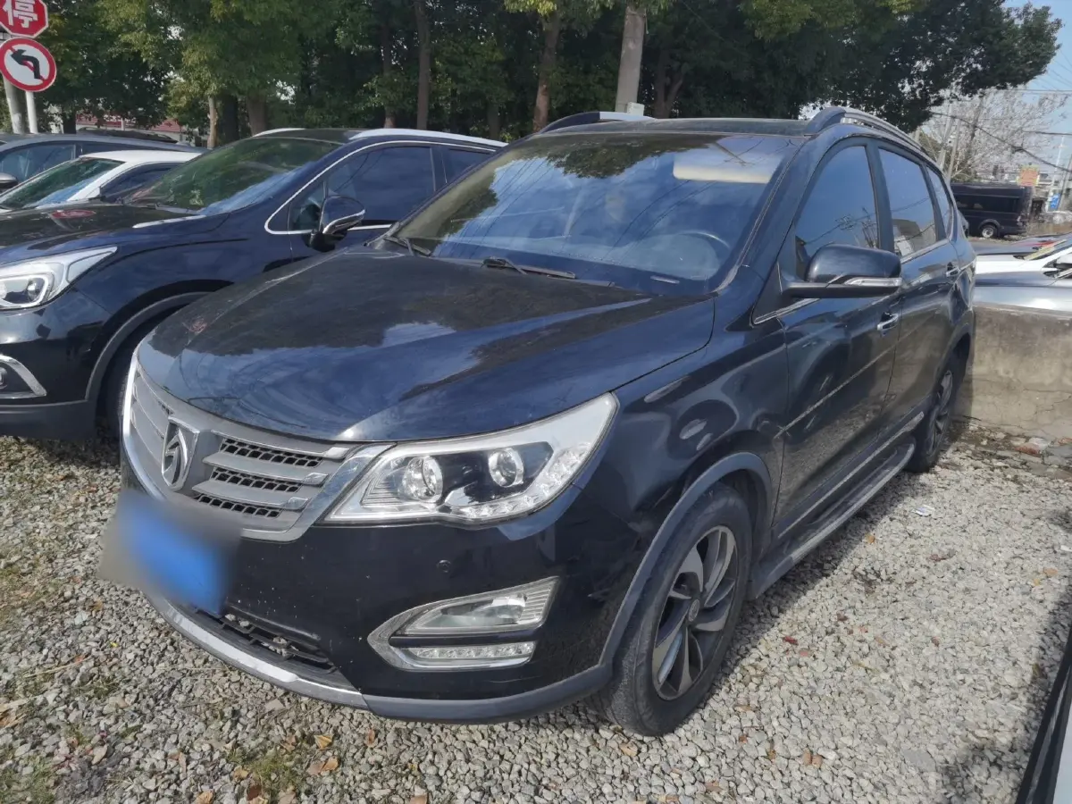 2015 BaoJun 560 1.8L 137HP L4 5MT