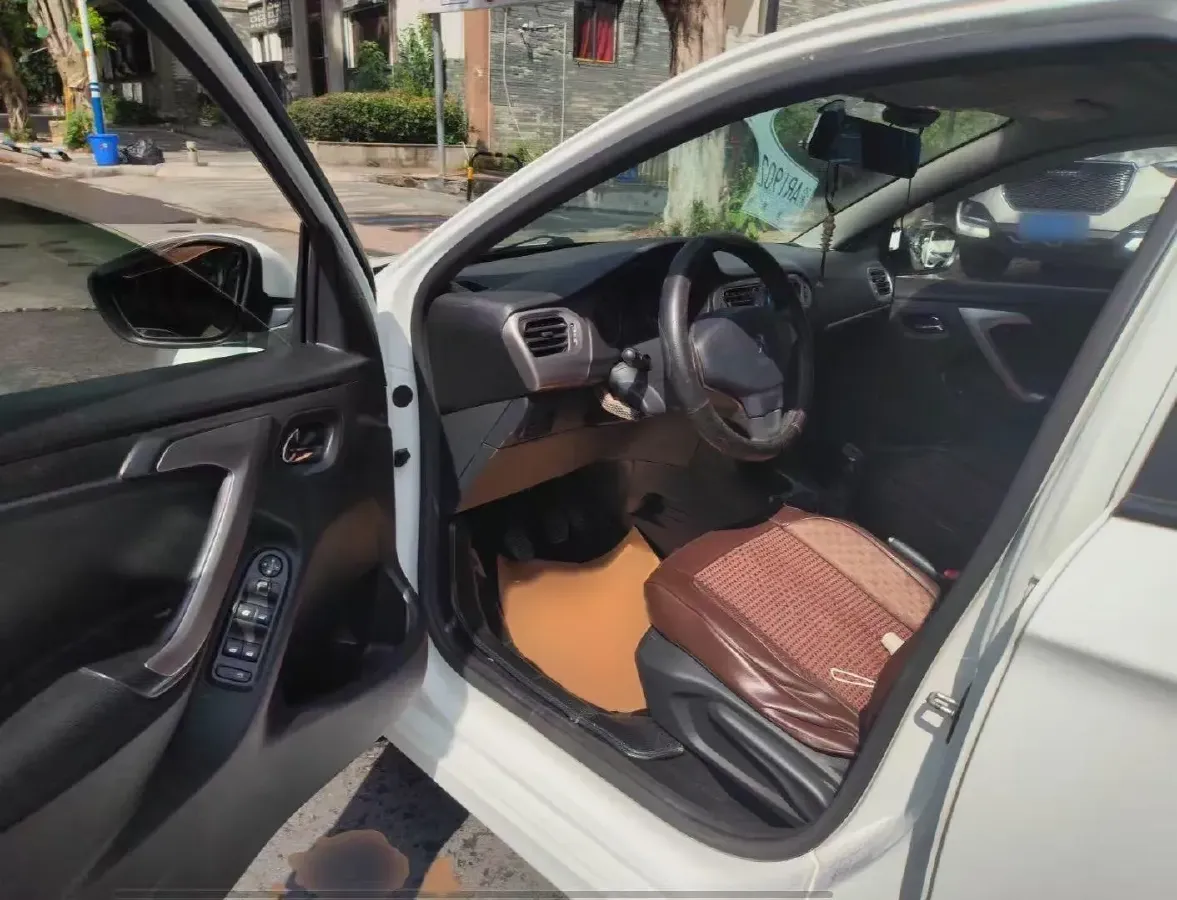 2014 Peugeot 301 1.6L 117HP L4 5MT,autocango,china used car exporter,china ev exporter,chinese used car exporter,chinese used ev exporter