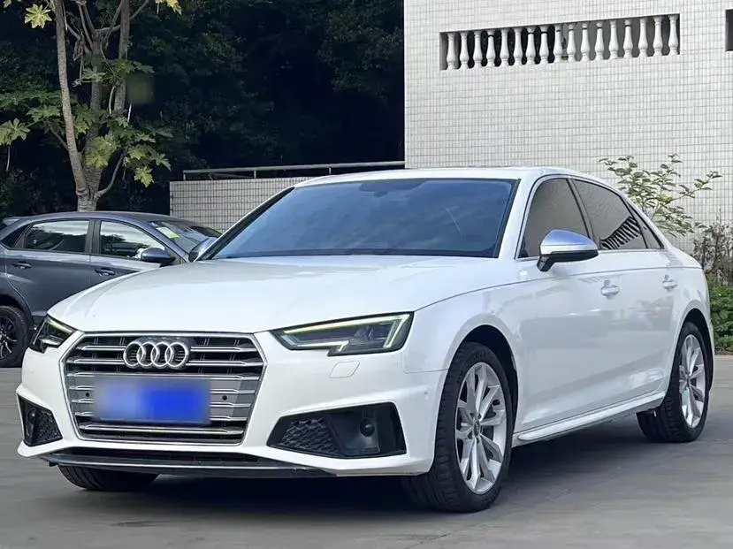 2019 Audi A4L 2.0T 190HP L4 7DCT