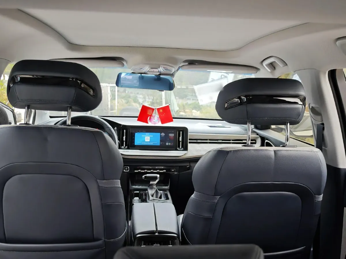 2019 BaoJun RM-5 1.5T 147HP L4 CVT,autocango,china used car exporter,china ev exporter,chinese used car exporter,chinese used ev exporter