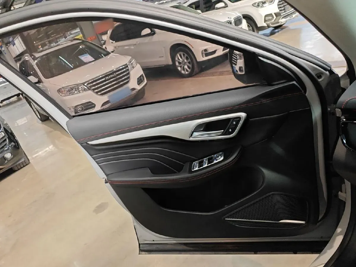 2021 Rising Auto MARVEL R 2AT BEV 69.9KWH,autocango,china used car exporter,china ev exporter,chinese used car exporter,chinese used ev exporter