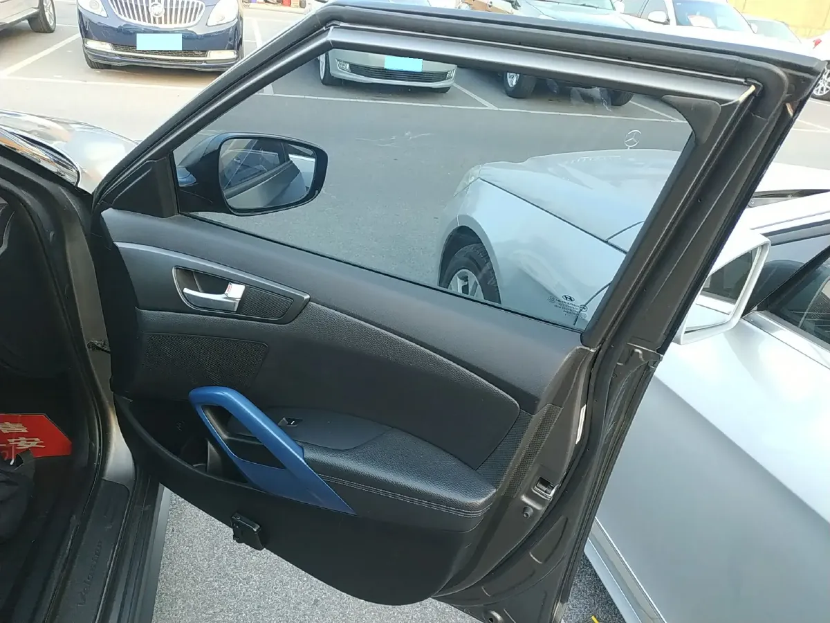 2012 Hyundai Veloster 1.6T 204HP L4 6AT,autocango,china used car exporter,china ev exporter,chinese used car exporter,chinese used ev exporter