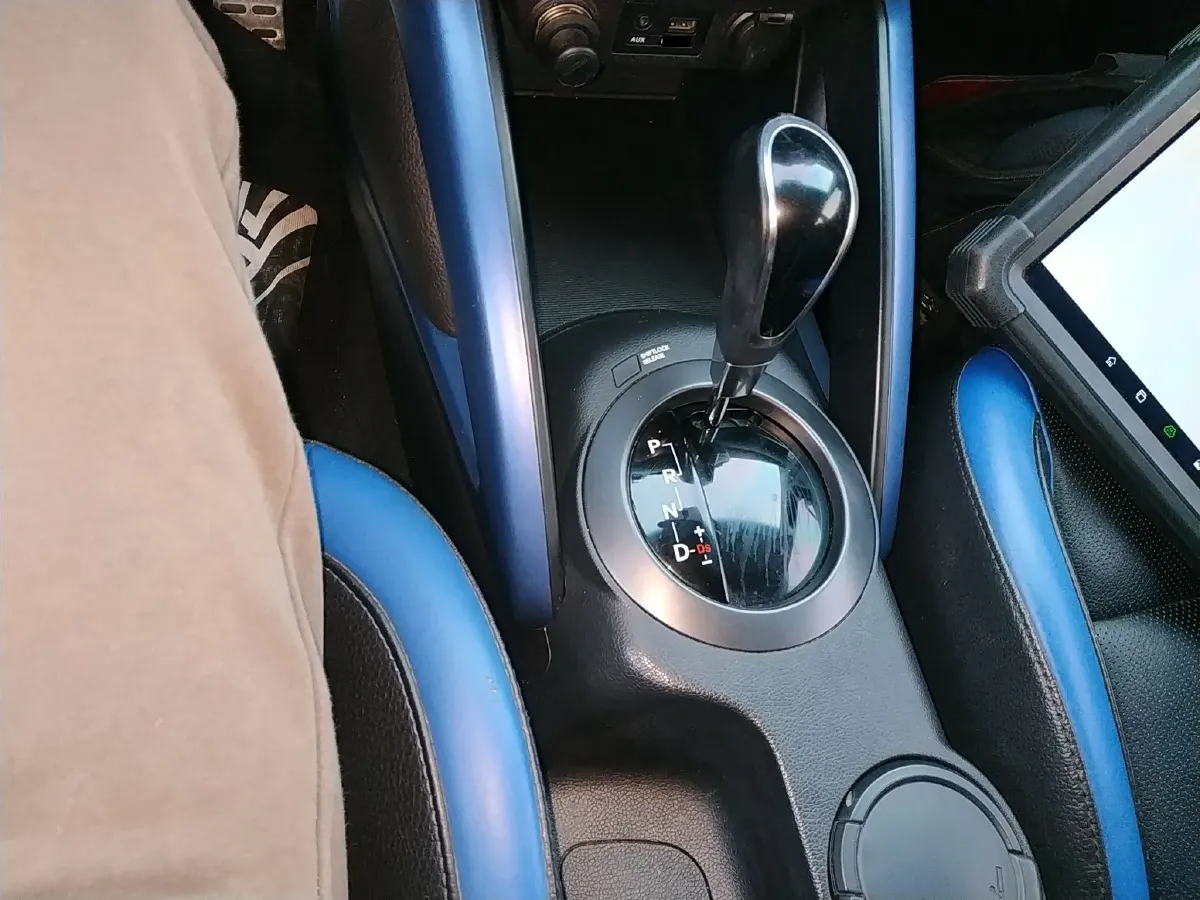 2012 Hyundai Veloster 1.6T 204HP L4 6AT,autocango,china used car exporter,china ev exporter,chinese used car exporter,chinese used ev exporter