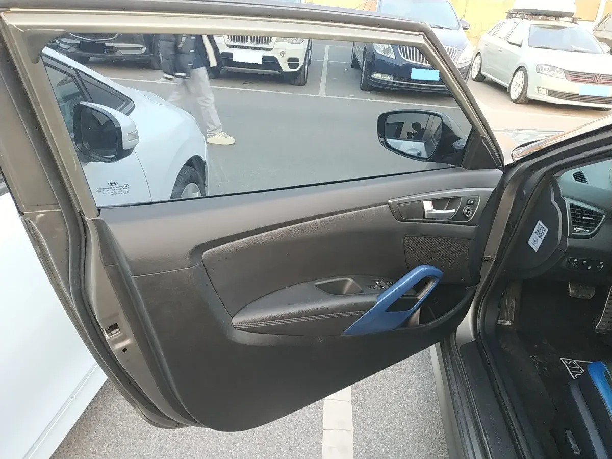 2012 Hyundai Veloster 1.6T 204HP L4 6AT,autocango,china used car exporter,china ev exporter,chinese used car exporter,chinese used ev exporter