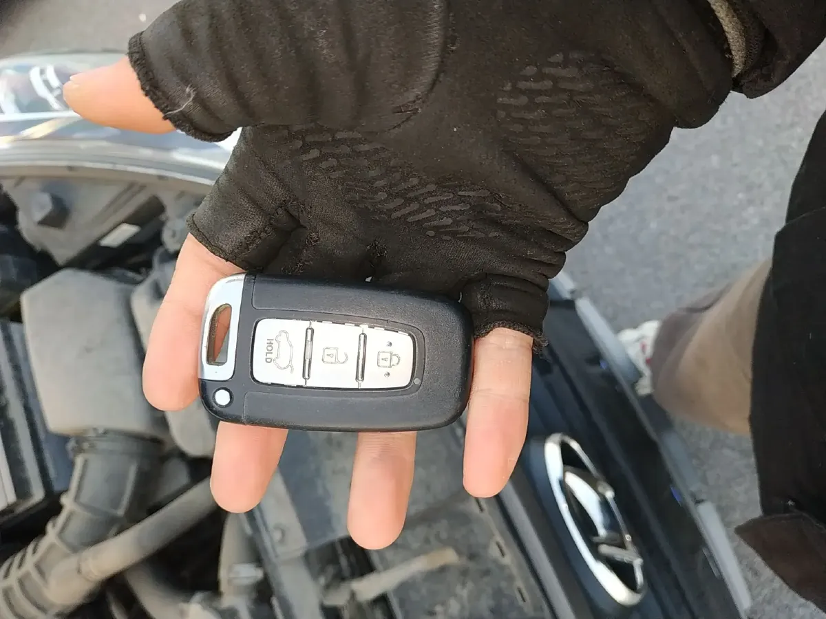 2012 Hyundai Veloster 1.6T 204HP L4 6AT,autocango,china used car exporter,china ev exporter,chinese used car exporter,chinese used ev exporter