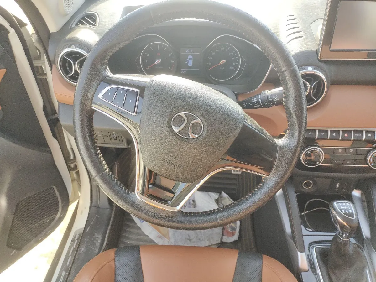 2016 BeiJing Auto Senova X35 1.5L 116HP L4 5MT,autocango,china used car exporter,china ev exporter,chinese used car exporter,chinese used ev exporter