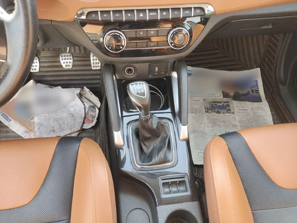 2016 BeiJing Auto Senova X35 1.5L 116HP L4 5MT,autocango,china used car exporter,china ev exporter,chinese used car exporter,chinese used ev exporter