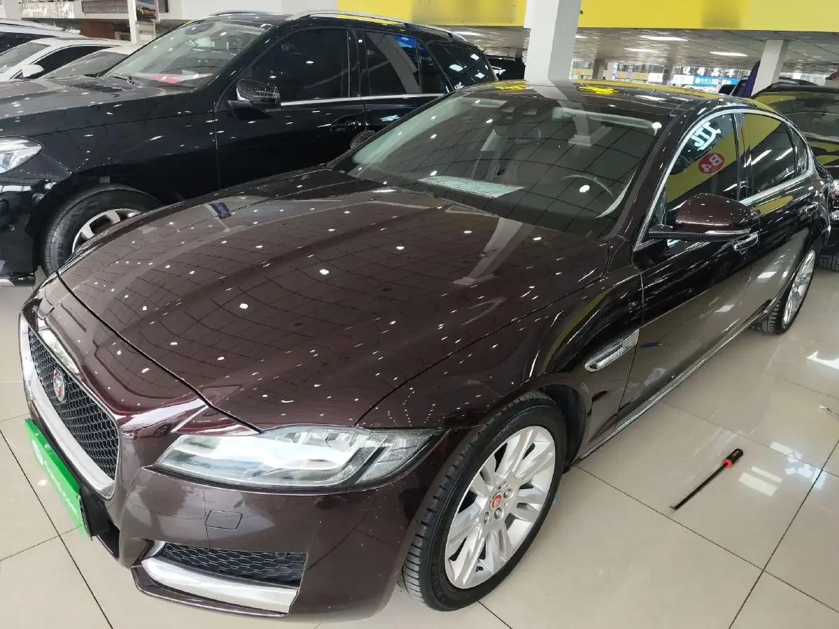 2018 Jaguar XFL 2.0T 250HP L4 8AT