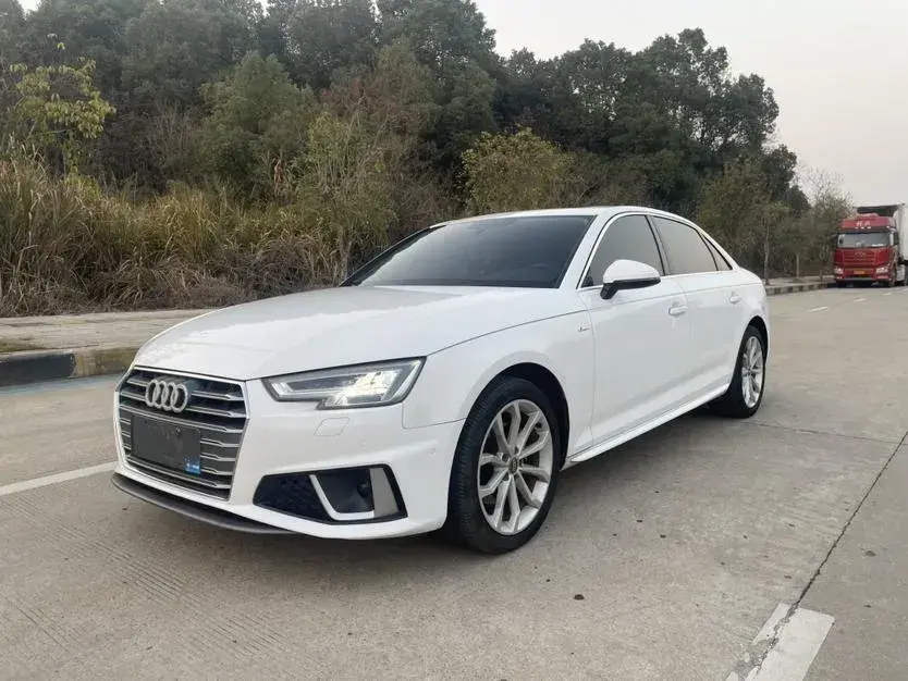 2019 Audi A4L 2.0T 190HP L4 7DCT