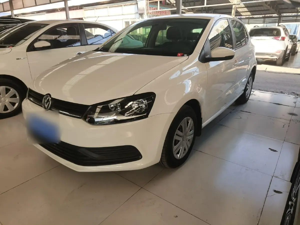 2016 Volkswagen Polo 1.4L 90HP L4 6AT