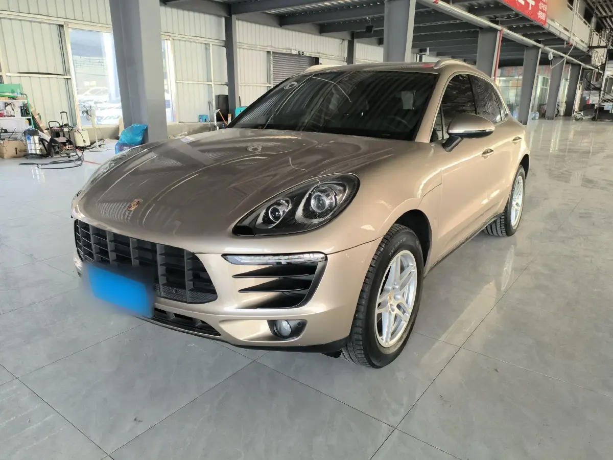 2017 Porsche Macan 2.0T 252HP L4 7DCT
