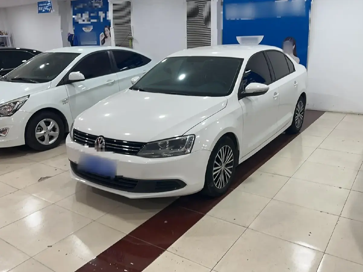 2014 Volkswagen Sagitar 1.4T 131HP L4 7DCT
