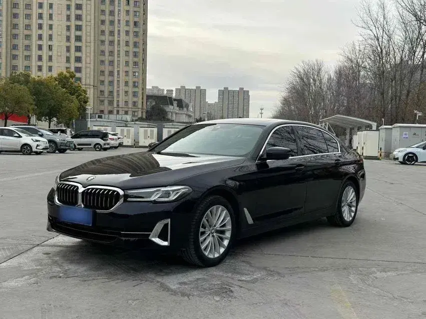 2022 BMW 5 Series 2.0T 184HP L4 8AT