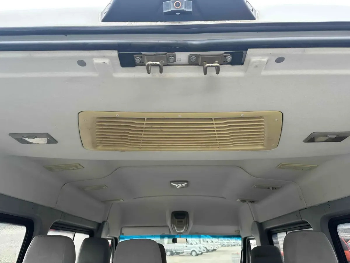 2013 Iveco BaoDi 2.8T 125HP L4 5MT,autocango,china used car exporter,china ev exporter,chinese used car exporter,chinese used ev exporter