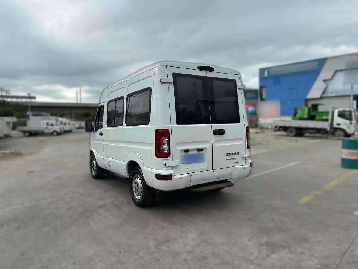 2013 Iveco BaoDi 2.8T 125HP L4 5MT,autocango,china used car exporter,china ev exporter,chinese used car exporter,chinese used ev exporter