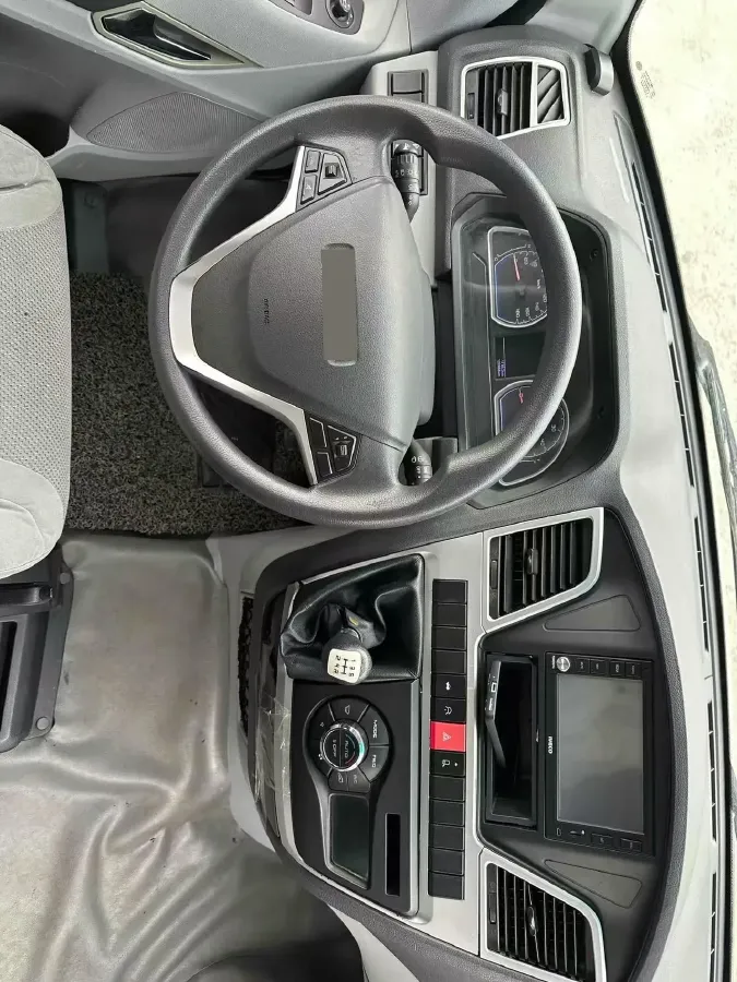 2013 Iveco BaoDi 2.8T 125HP L4 5MT,autocango,china used car exporter,china ev exporter,chinese used car exporter,chinese used ev exporter