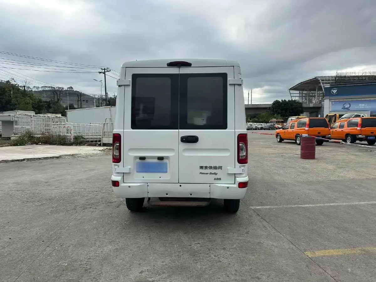 2013 Iveco BaoDi 2.8T 125HP L4 5MT,autocango,china used car exporter,china ev exporter,chinese used car exporter,chinese used ev exporter