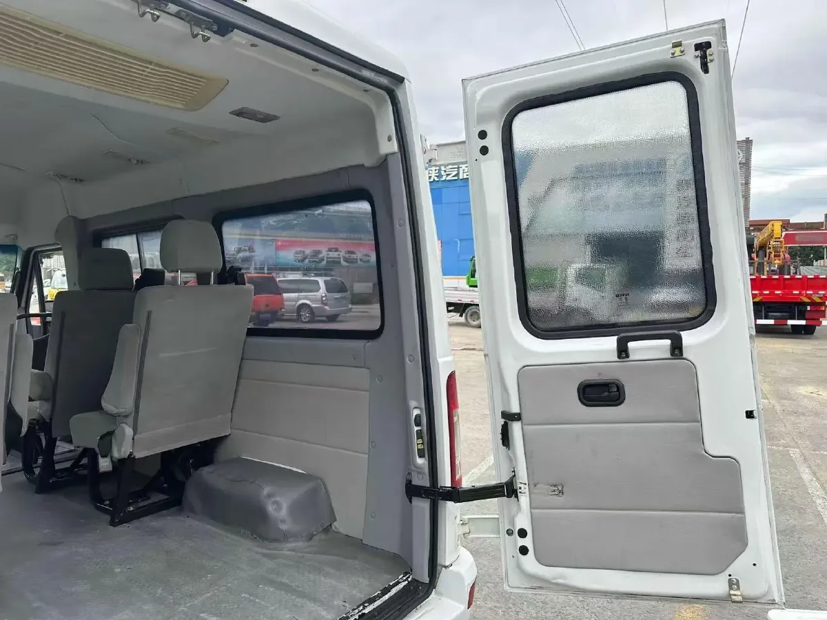 2013 Iveco BaoDi 2.8T 125HP L4 5MT,autocango,china used car exporter,china ev exporter,chinese used car exporter,chinese used ev exporter