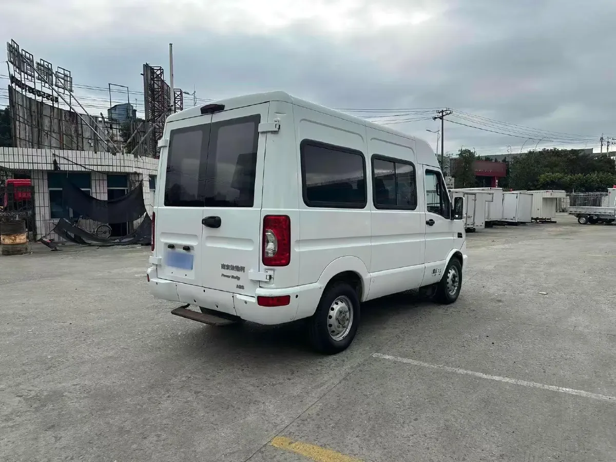 2013 Iveco BaoDi 2.8T 125HP L4 5MT,autocango,china used car exporter,china ev exporter,chinese used car exporter,chinese used ev exporter