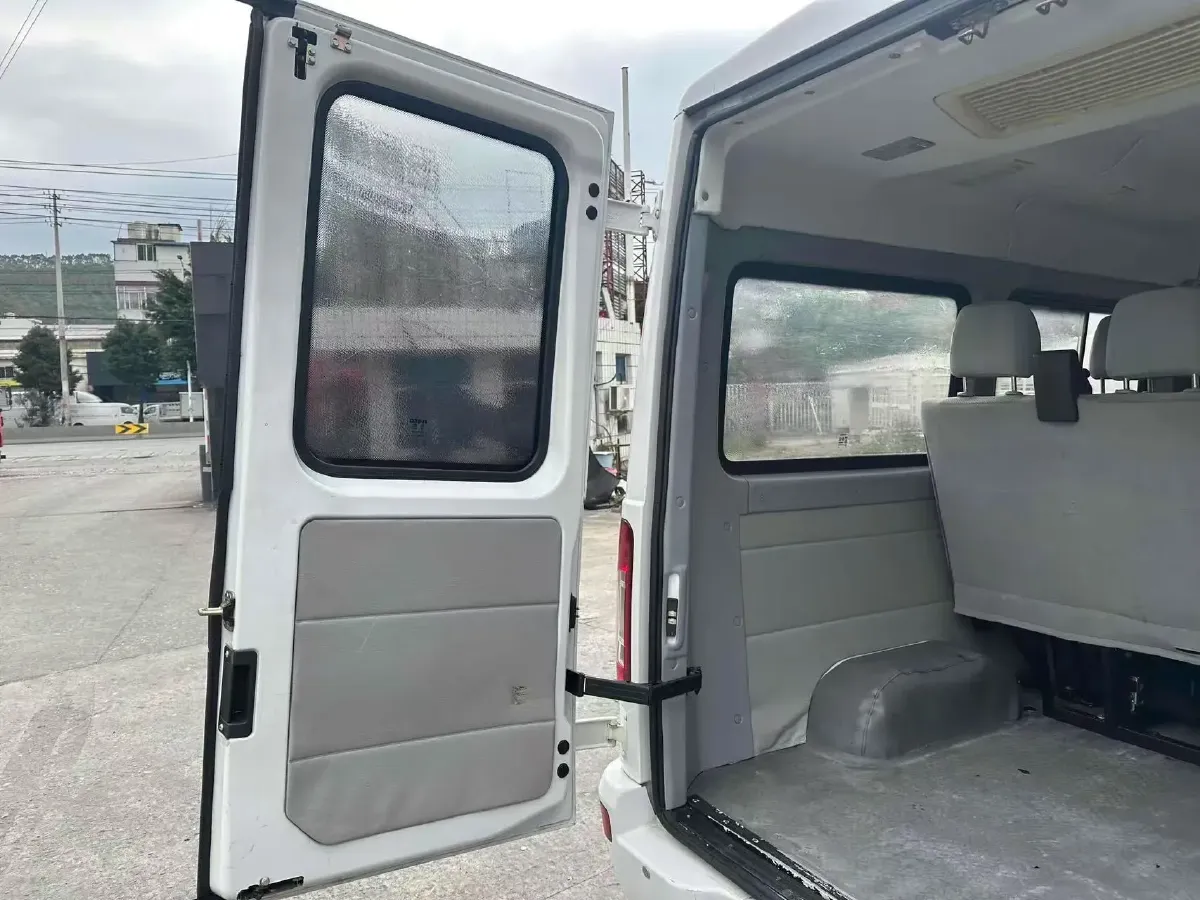 2013 Iveco BaoDi 2.8T 125HP L4 5MT,autocango,china used car exporter,china ev exporter,chinese used car exporter,chinese used ev exporter