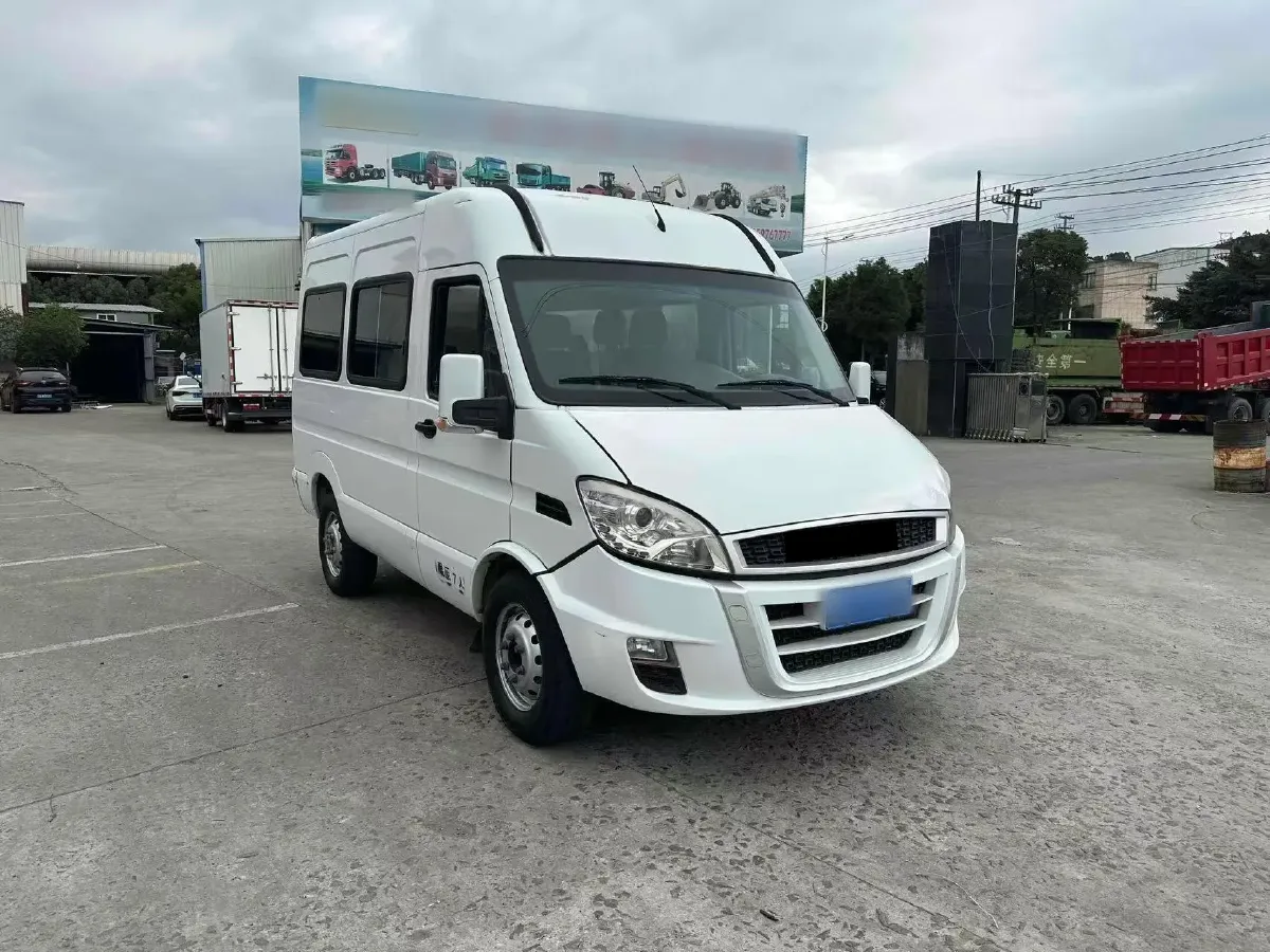 2013 Iveco BaoDi 2.8T 125HP L4 5MT,autocango,china used car exporter,china ev exporter,chinese used car exporter,chinese used ev exporter