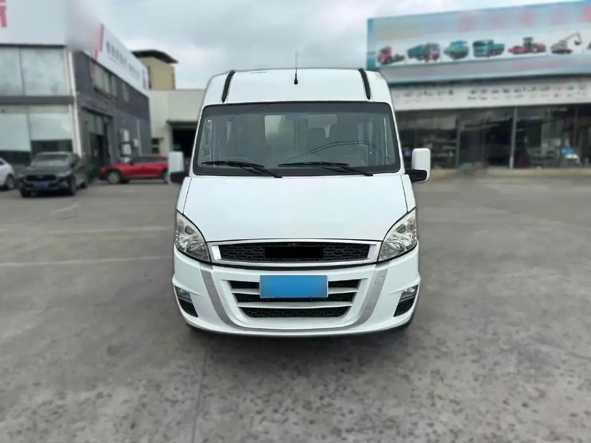 2013 Iveco BaoDi 2.8T 125HP L4 5MT,autocango,china used car exporter,china ev exporter,chinese used car exporter,chinese used ev exporter